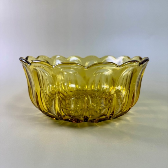 Vintage Anchor Hocking Fairfield Amber Glass Bowl | 1970s Mid-Century Serveware - Picture 3 of 9
